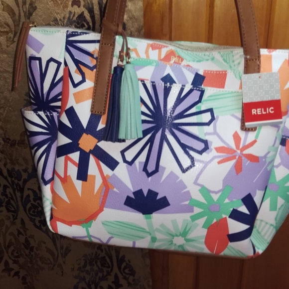 relic piper tote